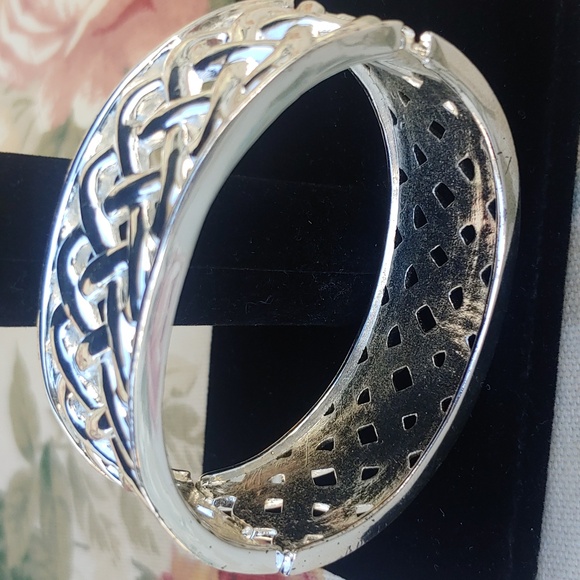 Silver Tone Celtic Style Women's Hinged Cuff Bracelet - Picture 7 of 11